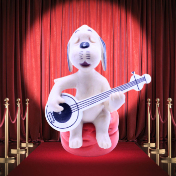 Schleich Wum mit Gitarre auf rotem Kissen | Loriot 80er | hoppla-stuff.de